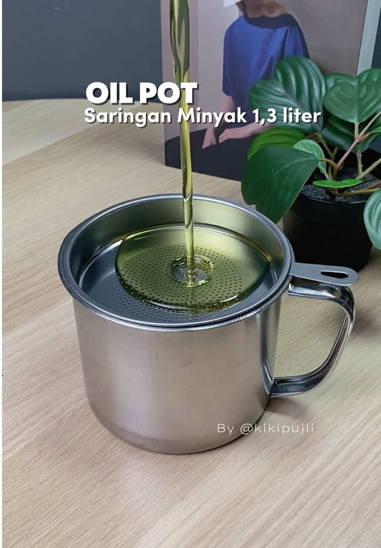 Rekomendasi oil pot untuk simpan minyak goreng bekas menggoreng. #oilpot #oilpotsaringanminyak #saringanminyakgoreng #saringanminyakstainless #saringanminyak 
