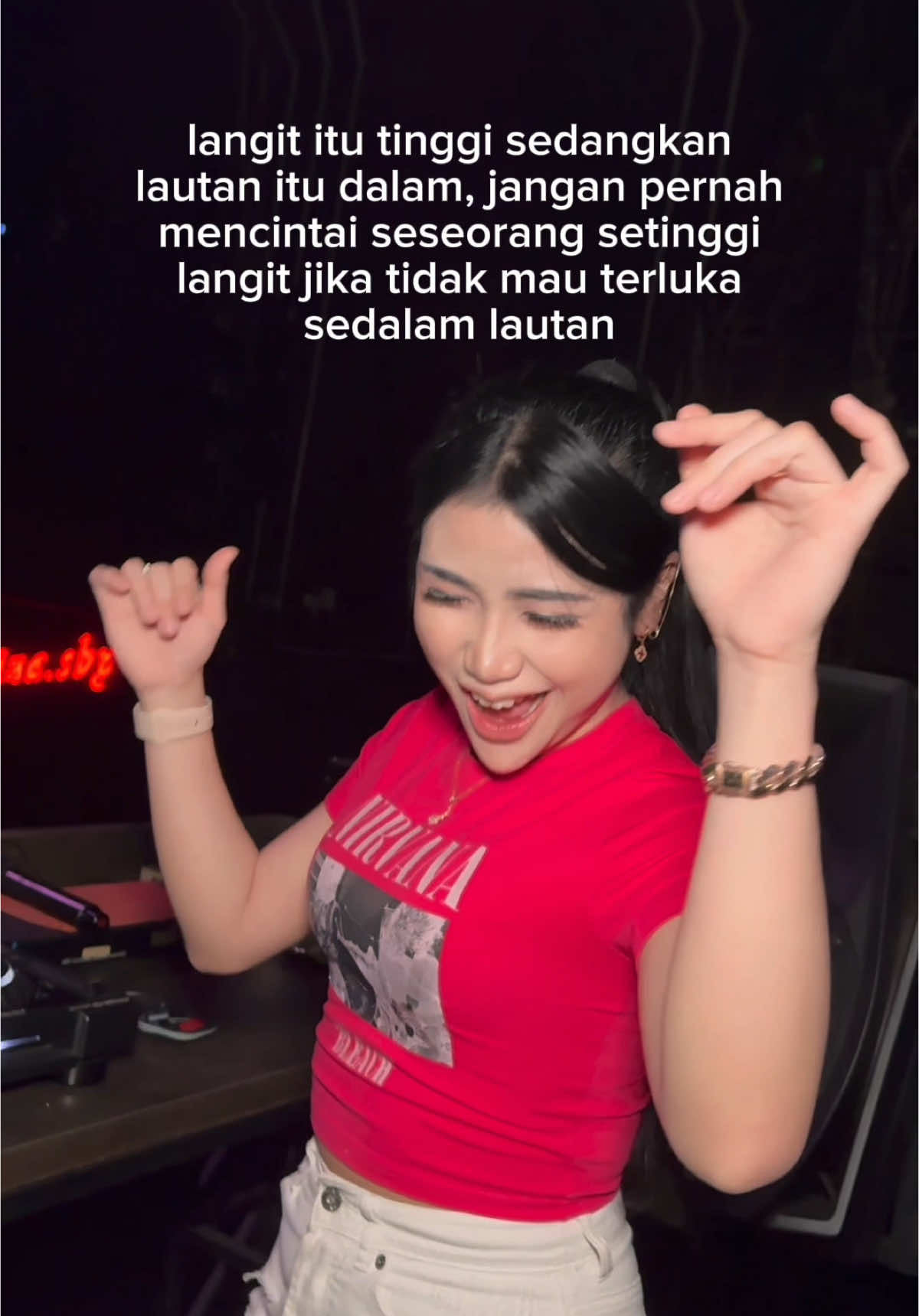 kata kata hari ini🙂🙃 #djdewionthemix #thewueenoffunkotambyar #ibizasurabaya #djsurabaya 