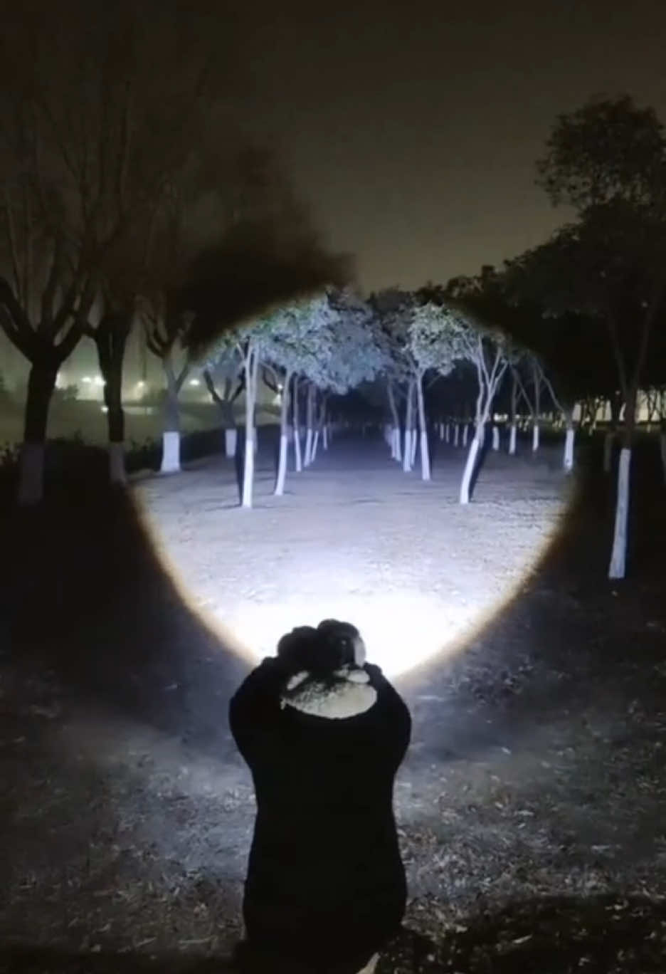 SÚPER LINTERNA RECARGABLE DE 50MIL LUMENES 🔦🚀 ENVÍOS EXPRESS A TODO EL PERÚ 🚚