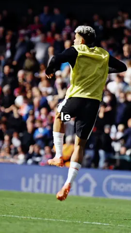 Le seul joueur à avoir mis un défenseur à la retraite#CAPCUT #football #Soccer #trending #viral #francefootball #footballtiktok #foryou #fyp 