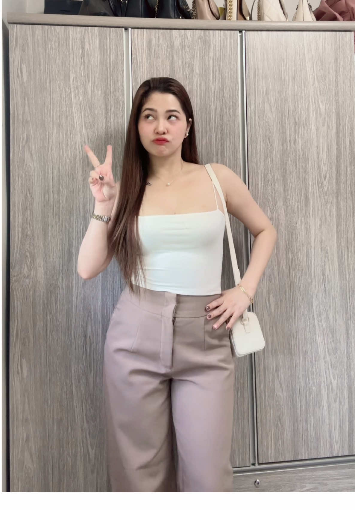 strike a pose 😚 #fyp #trending 