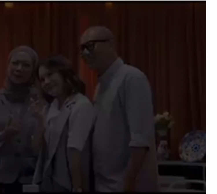 apapun yang terjadi harus tetap kompak buat rlr🤗  #fyppppppppppppppppppppppp #divaindonesia #rossadiva #foryou #yoyopadi #padireborn 