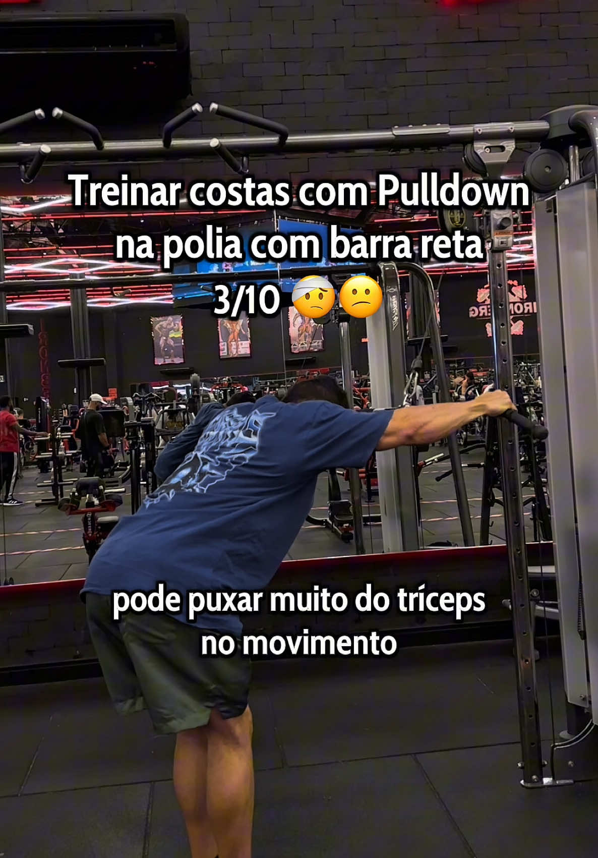 Esse detalhe faz toda diferença no treino de costas #gym #GymTok #academia #musculação #treino 