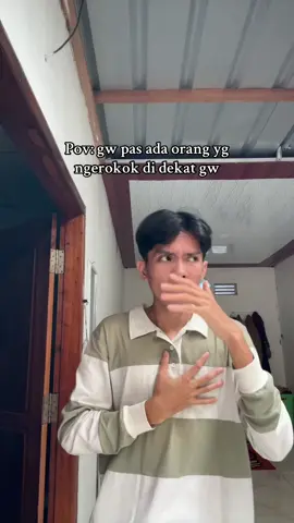 Soalnya bau asepnya gaenak + bikin sesak nafas woy #relate #relatable #relateable #meme #foryou #foryoupage 