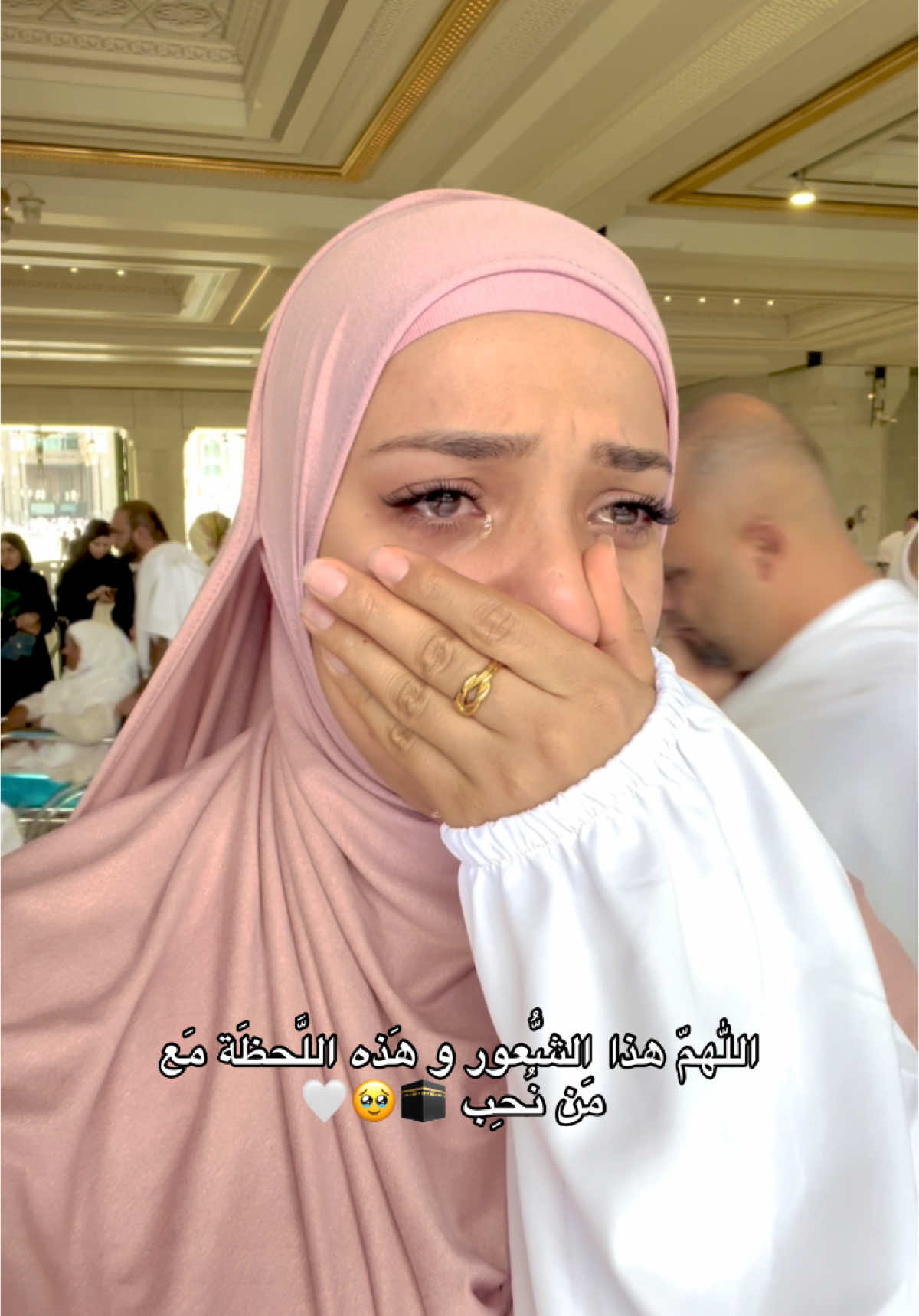 “لحظة لا تُوصف… أول نظرة إلى الكعبة المشرفة، فاضت العين، وخشع القلب، وامتلأت الروح سكينة. 🤍🕋 الحمد لله الذي بنعمته تتم الصالحات. A moment of pure peace and gratitude… no words can describe it. Alhamdulillah. 🤍” #Umrah2025 #FirstUmrah #Ramadan1446 #Alhamdulillah #Mecca #explore  #اكسبلور #اكسبلورر  #Alh#Alhamdulillahr#UmrahJourneym#Ramadan2025e#Blessingsa#GratefulHearta#Kaabahe#DreamsFulfilledi#Faithm#RamadanBlessingsi#SpiritualJourneyu#TrustInAllaha#Gratitudel#AllahsPlanm#RamadanVibesrstsightofkaaba  #الح#الحمدللهر#عمرةض#رمضان2025ك#بركاتب#قلب_ممتنك#الكعبةق#تحقق_الأحلامإ#الإيمانك#بركات_رمضانل#رحلة_روحيةك#توكلنا_على_اللهرًا_لله #اول_نظرة_للكعبة 