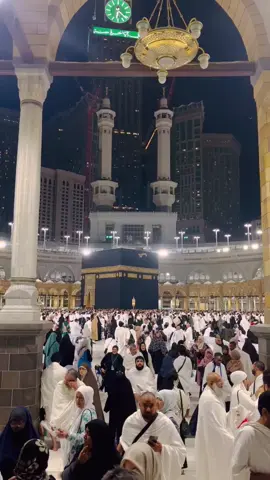 Left a piece of my heart in makkah 🥹🤍 #mekah🕋❤️ #umrahmemories 