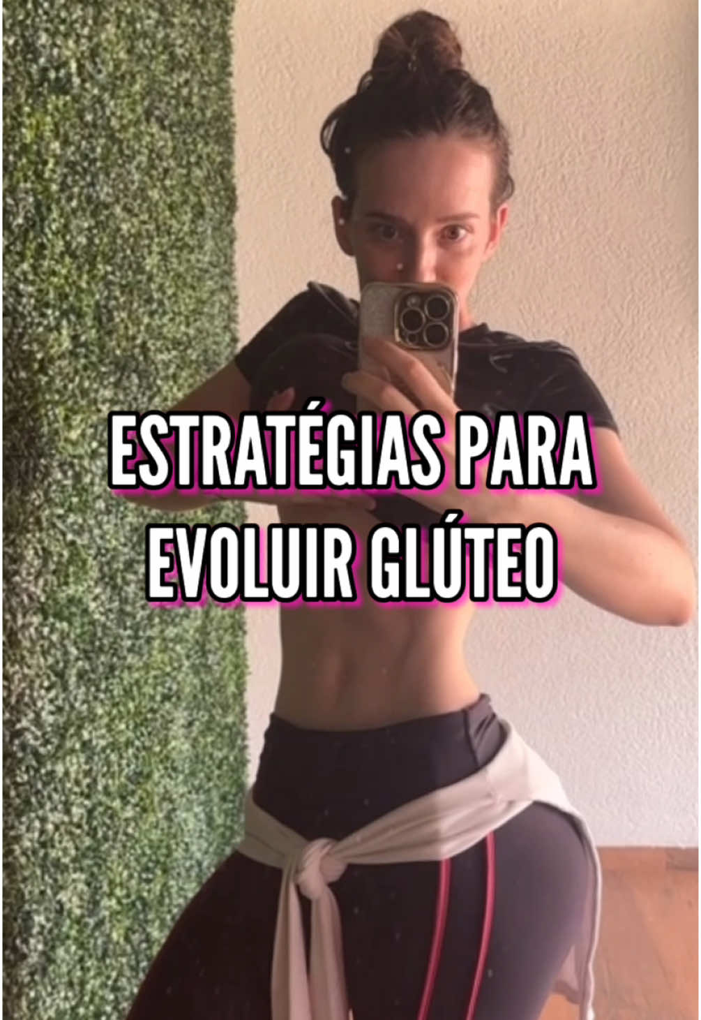 Qual dessas estratégias você já aplica no seu treino? 4 Estratégias para Evoluir o Glúteo: 1️⃣ Pratique mobilidade: Aumente a amplitude de movimento para melhorar a eficiência dos exercícios. 2️⃣ Faça pré-ativação: Ative os glúteos com exercícios específicos antes do treino. 3️⃣ Pratique exercícios isolados: Movimentos como abdução, extensão e elevação de quadril ajudam a focar nos músculos dos glúteos. 4️⃣ Faça progressão de carga: Aumente gradualmente o peso para estimular o crescimento muscular. Vamos EVOLUIR JUNTAS! 💪 #training #Fitness #body #shape #glutes #glutesworkout #workout 