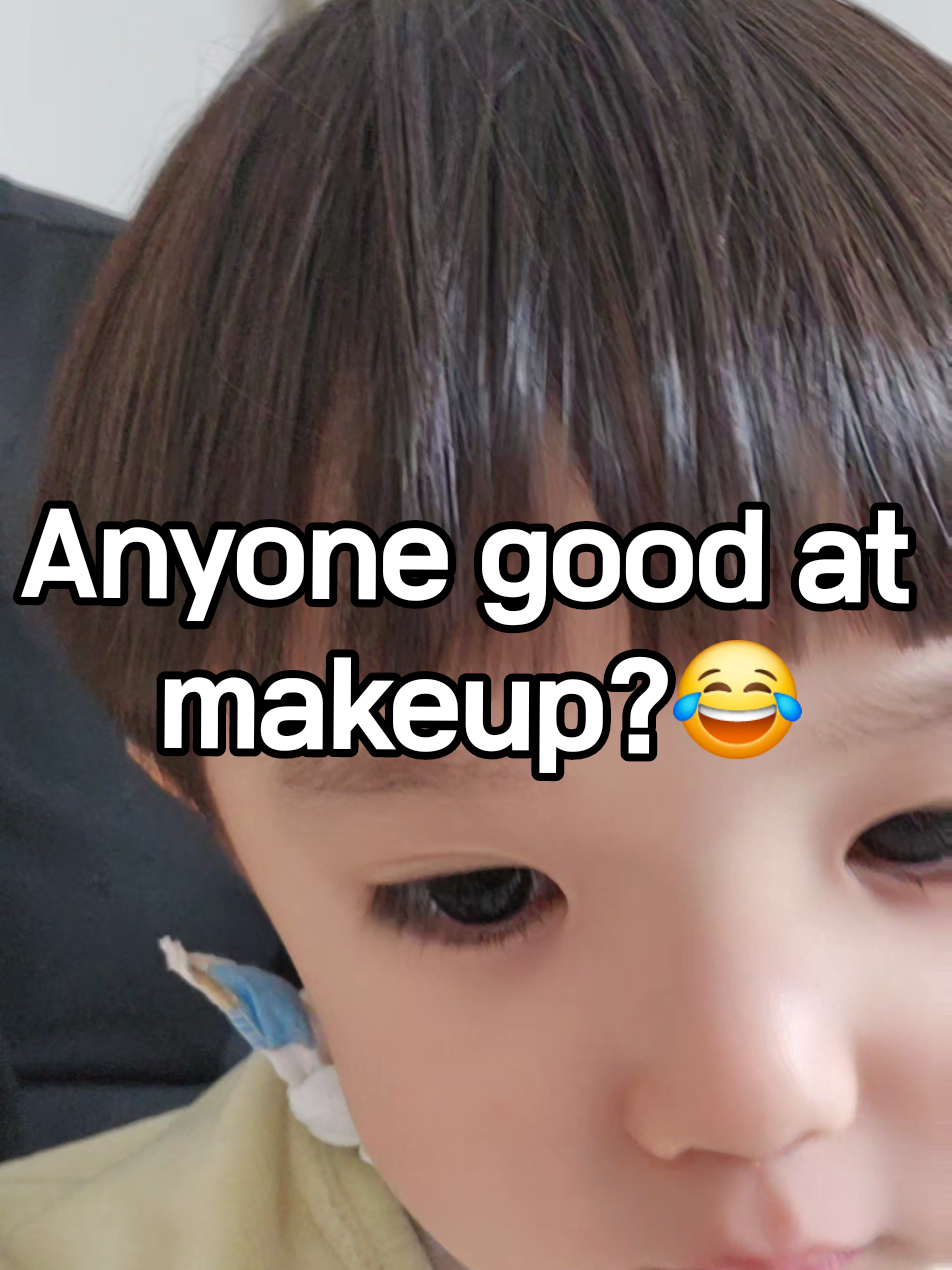 메이크업 잘하시는 분 있나요? Is there anyone who is good at makeup?😭 #babytiktok #낙서메이크업 #fyp #foryou #fy #아기 #baby #babylove #babyvideo #babyvideo #koreanbaby #cutebaby 