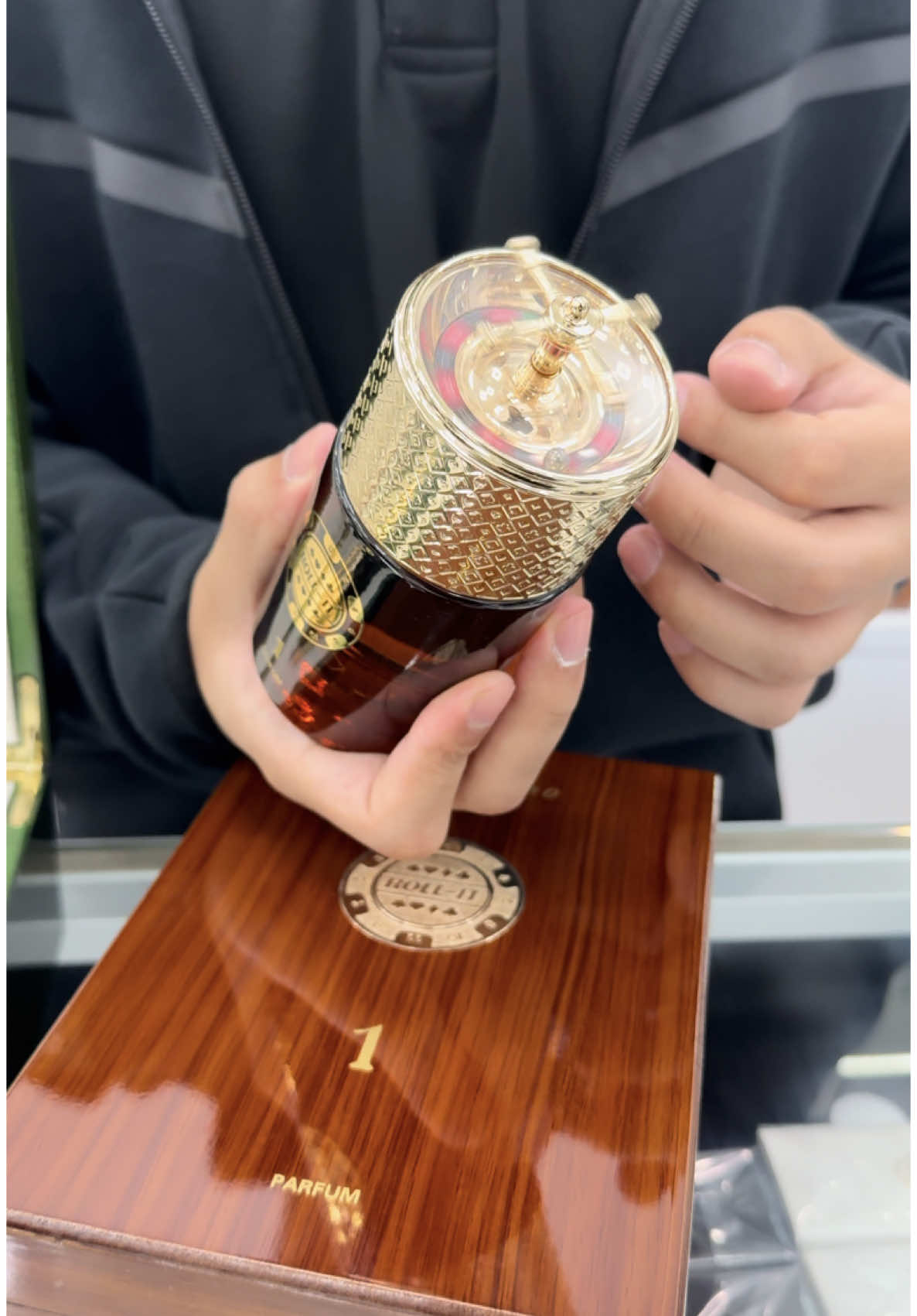 JO MILANO ROLL IT 🎰🔥  #jfperfumespr #jomilano #visitus #fragance #linkinbio #shopnow #perfumes 
