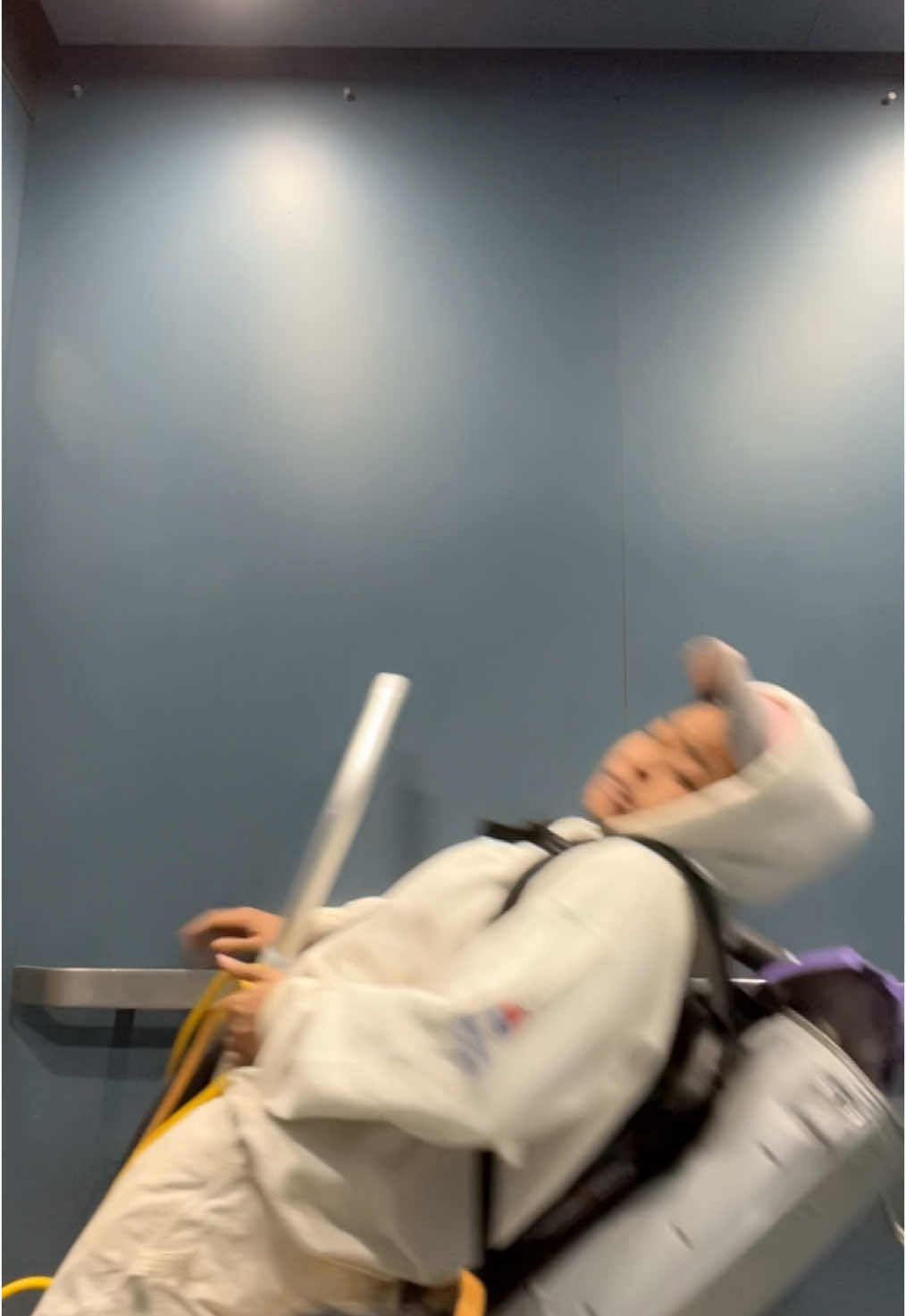 LMFAOO 🤣 the equipment is heavier then me ! 🤣🤣#fyp #fypシ゚viral #construction #funnyfall #funnyvideos 