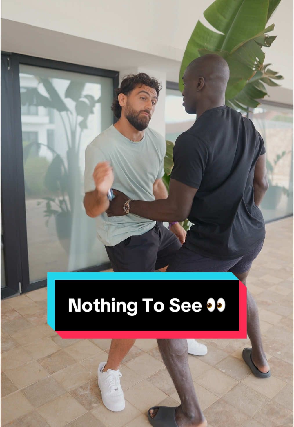 Nothing to see here 😅 @diren.kartal #dancing #dance #hips #holiday #dirtydancing 
