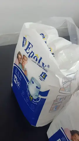 dùng bỉm quần sẽ đỡ bị xê dịch tã nên sẽ đỡ bị tràn hơn ạ. #xuhuongtiktok #xuhuong #bỉm #bimquannguoigia #bimquannguoilon #bimepoly #bimipaly #binquanipaly #epoly #ipaly 