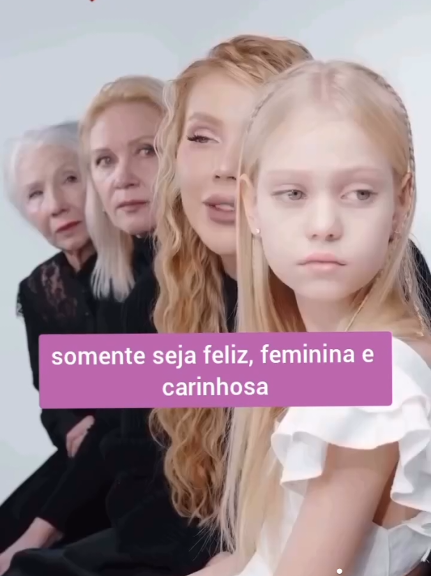 De mãe para filha, de geração em geração. Mas chegou o momento de quebrar esse ciclo. 💪 Liberte-se dos traumas do passado e abra espaço para a felicidade florescer. 🌸✨ Juntas, podemos transformar a história que contamos às futuras gerações. #QuebrandoCiclos #LiberteSeDosTraumas #PsicologiaFamiliar #FelicidadeInterior