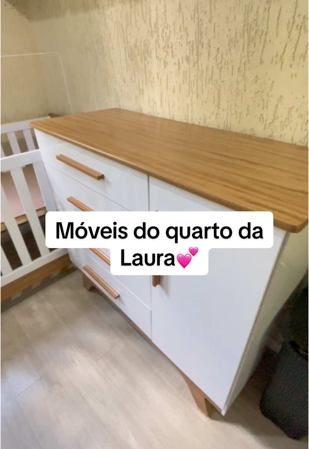 Móveis escolhidos para o quarto da Laura 💕  #moveis #quartodebebe #quartodemenina #gravida #fyp #comoda #berco 