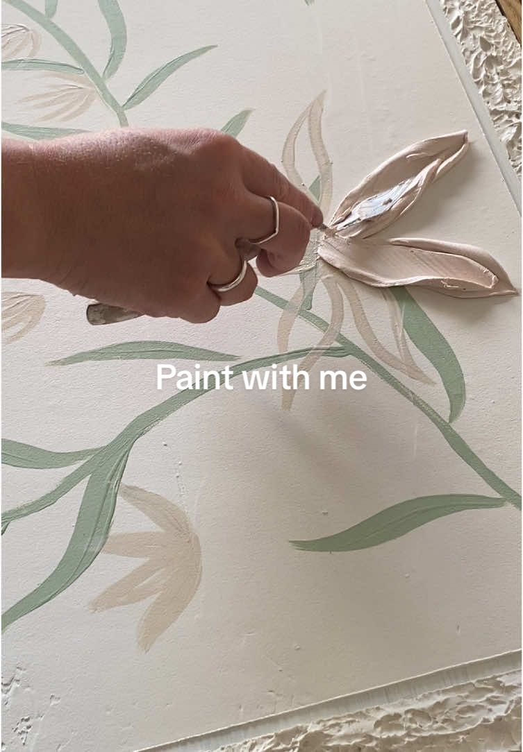 Paint a flower with me using a palette knife  #asmrart #painting #texturedart #plasterart #texturedpainting #behindthescenes #flowers #flowerart #paintwithme #fyp 