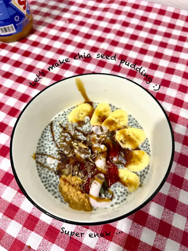 Chia Seed Pudding for breakfast 🫠 #chiaseedpudding 