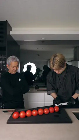 I couldn't cut 8 tomatoes so I'm sharpening the knife  トマト８個切れなかったので包丁を研ぎます🔪✨️ @JIKKO社長｜毎月1日に包丁プレゼント  #究極の切れ味 #beforefter #asmr 
