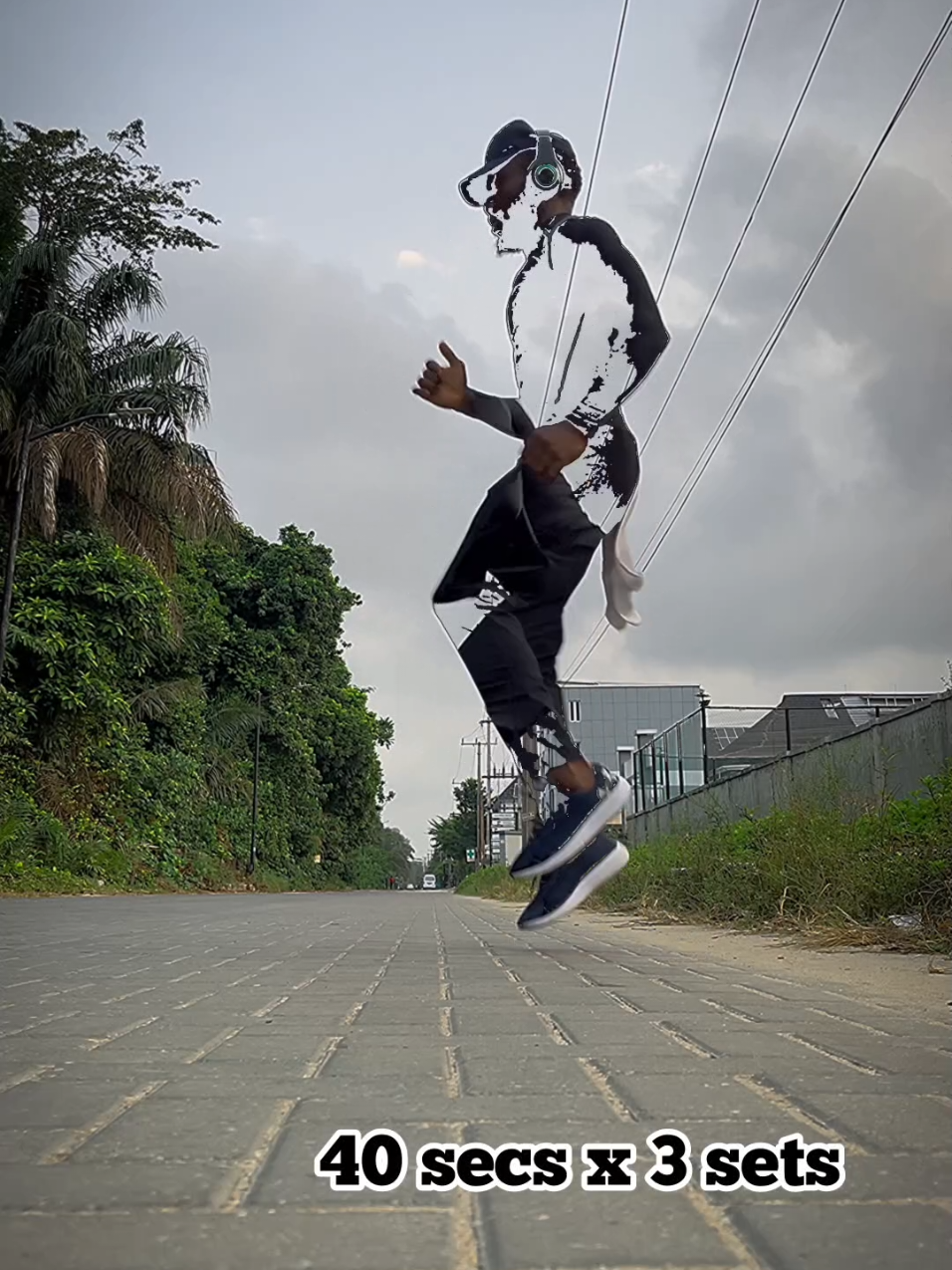 Good morning Fit Family, here is a quick circuit you can do just before you start your day. 6 moves, 40 secs each and 3 sets. Sweat It out, build strength and feel good. #fitfam #tiktoknigeria #cmofitness #workout #cardioworkout #fitnesstiktok 