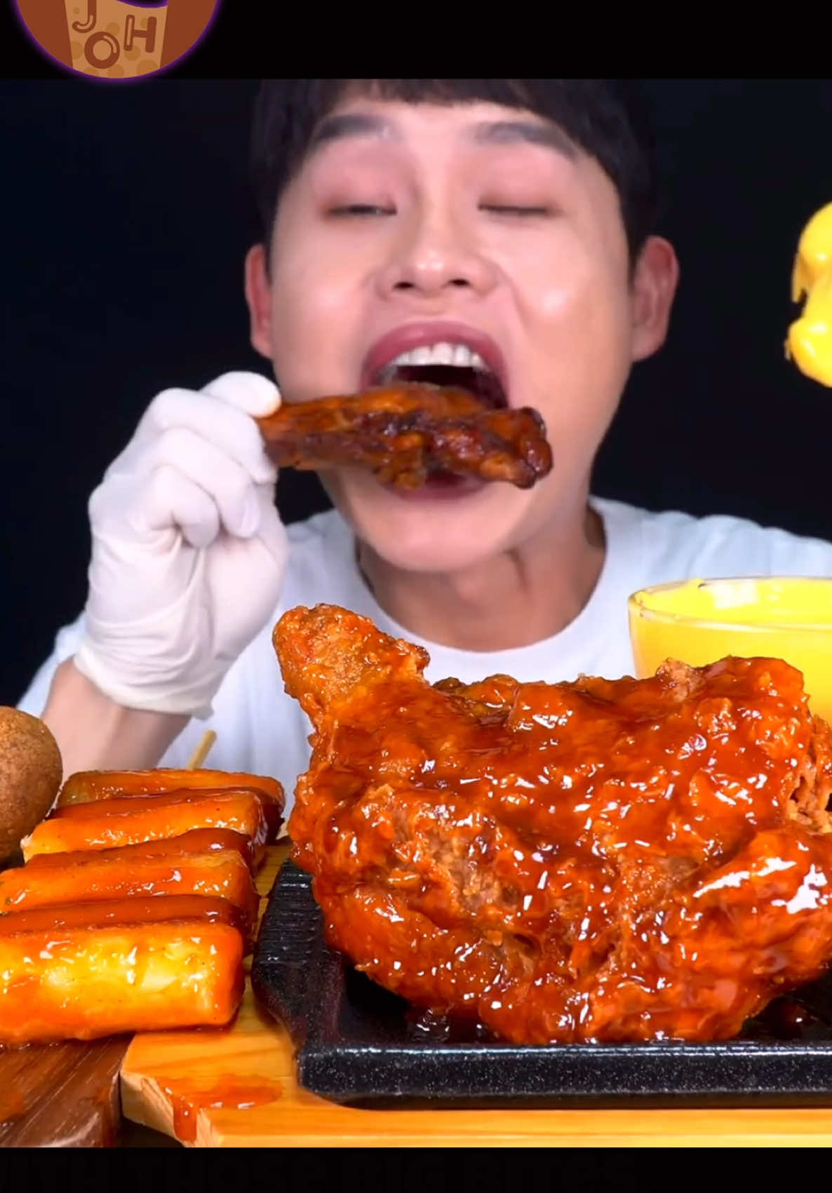 Korean BBQ Chicken asmr mukbang! ©️Bonggil #Asmr #Asmrmukbang #Asmrvideo #mukbangbigbites #satisfyingsound #eating #asmrfood #foodvlogger #Koreanfood #tiktoktrend #foodchallenge #foodvideos #foryou #fyp #viral #JOHMUKBANG