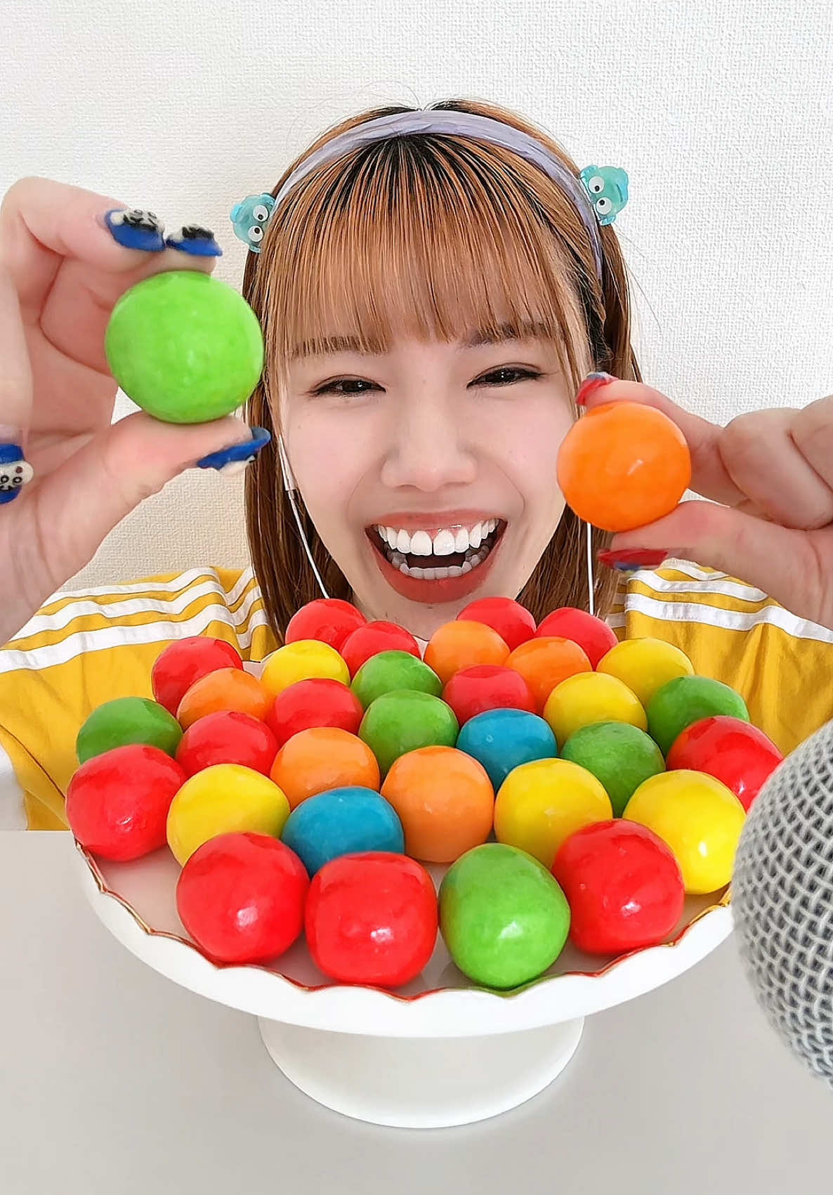 硬すぎるガムボウルみんなに噛ませてみた🍭 #咀嚼音asmr #asmr #mukbang #モッパン #ガムボウル #量り売りお菓子  @パープルあさみ【PurpleAsami】 @世界のモネ｜Mone's cute lifehacks @しらっち/ウマ痩せレシピ🍳 