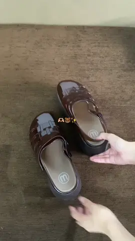 Pliss ini cakepp bangettt 🫶🏻🥹 #wedgesandals #viral #fyp #fypシ゚ #lewatberanda 