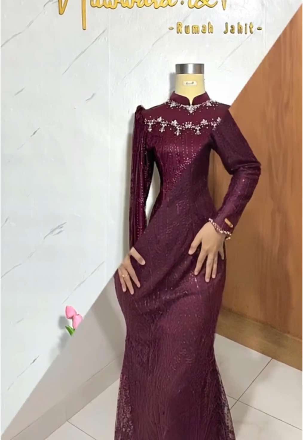 Membalas @ekaa☝️| ig:eckha03 terimakasih kaaa sudaa orderr bajuu secantiiikk inii 🫶🏻♥️ Jasa custom dress, bisaa offline & online yaaa , bisa dikirim ke seluruh indonesia ✨ Terimakasihh sudah mempercayakan baju kamu di Rumah Jahit Nuwwara ♥️🌷 Untuk pemesanan bisa hub wa yang ada di bio 🌷 Ketentuan : 🌷 bisa kain sendiri/kain dibelikan sekalian 🌷 pengukuran bisa online/datang kerumah 🌷 pre order tidak ready stock 🌷 bisa request size,warna ,model dll 🌷 lama pengerjaan sesuai antrian ORDER = SABAR  Lokasi : Subah- Batang Thankyou 🫶🏻✨ #jahit #jahitonline #jahitbatang #dress #dressbridesmaid #bridesmaid #inspirasijahit #dresskondangan #dresslebaran #dress #sewing #dresspayet #dressoftheday #tunangan #dresstunangan #fyp #foryoupage #payet #dresspayet #dresssimple #reels #fyp #masukexplore #dresssimple #foryourpage #dresstunangan #dressoftheday #inspirasidress  #dress #bajupayet #inspirasikondangan #masukexplore #jahitan #fypppp #inspirasidressbridesmaid  #bajubridesmaid #jasajahit #tukangjahit #jahitdress #dresslebaran #dressidulfitri #dressbrokat #idulfitri #bajulebaransimple #bajulebaranelegan #dresssimpleelegan 