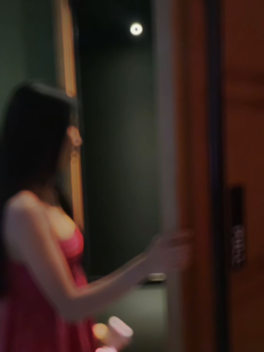 Hoa nở một mùa, người sống một kiếp. Vui vẻ tùy duyên, thong dong tự tại.