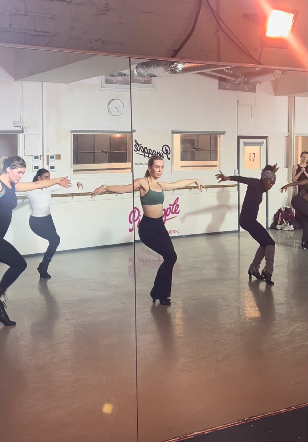 @georgebeatswithbeet chorey always HITS  #pineapplestudio #dancer #london #nz #heels #fame #musicaltheatre 