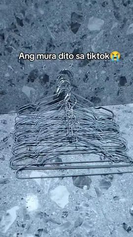 10pcs for only 52pesos na lang siya guys omg😫 #hanger #homeessentials 