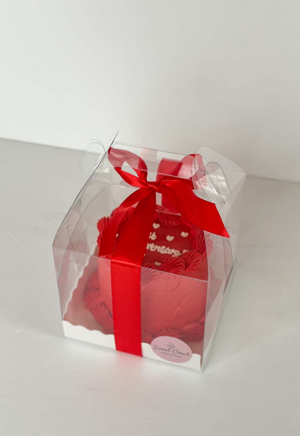 red anniversary bento cake ❤️ #fypジ #bentocake #giftideas #anniversary #anniversarygift #bentobox #redcake #heartcake 