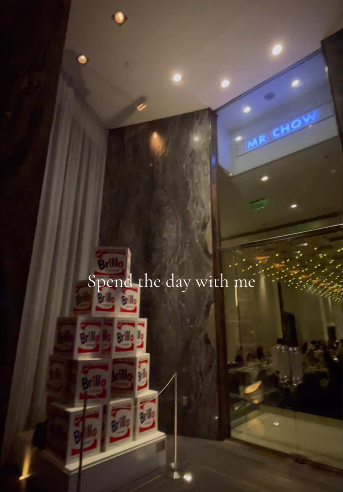 One of them days was soooo good! I absolutely loved that movie! What would you rate it?? #mrchowrestaurant #goodeats #spendthedaywithme #spendadaywithme #movietheater #oneofthemdays #apple #macbookair #shopping #miami #brickellcitycenter #fundays 