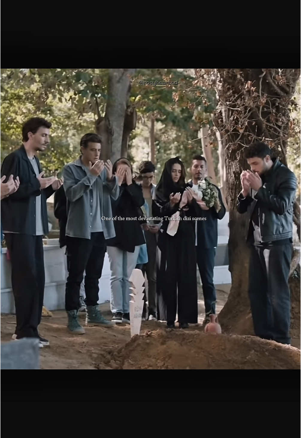 every time I watch this scene, I’m heartbroken 🕯️💔  #yabani #halitözgürsarı #kefşet #fypシ #yabanidizi #yamanalisoysalan #المتوحش_yabani #yamanali #soysalan #halit #rüyam #simaybarlas #viralvideo FAKE EVERYTHING