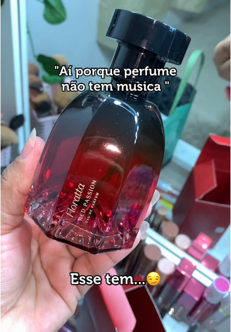Esse deixa rastro por onde passa 😏❤️🖤 #florattared #florattaredpasion #redpassion #oboticario #perfumes #nettoehenrique #elatemcheirodeproblema #cheirosas 