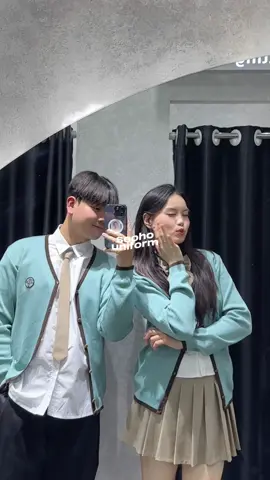 📍Seoho photo - cho thuê đồng phục học sinh Hàn Quốc - 155 Nhật Chiêu, Tây Hồ. ✏️Sắp đến mùa kỉ yếu cả nhà note lại cho tớ Seoho ngay và luôn nhaa, đang có ctrinh SALE 25% & thuê càng nhiều tặng càng nhiều nữa đó.  Đồng phục Gyobok chuẩn Hàn, đầy đủ từ Vest, Jacket, Cardigan từ đông cho tới hè lun, quán mới nên bộ nào cũng mới toanh dày dặn và chất lượng, đủ form đủ size từ siu bé hay như tớ 2-3XL đều có hết nha. Ngoài ra còn có cả hanbok cũm xinh lắm cho mọi người thuê nữa đóoo. Dưới tầng một là phòng photobooth siu to khổng lồ, thuê xong ghé chụp là chuẩn bài lun 🫶🏻 #seohophoto #seoho #seohouniform #thuedongphuc #dongphuchanquoc #uniform 