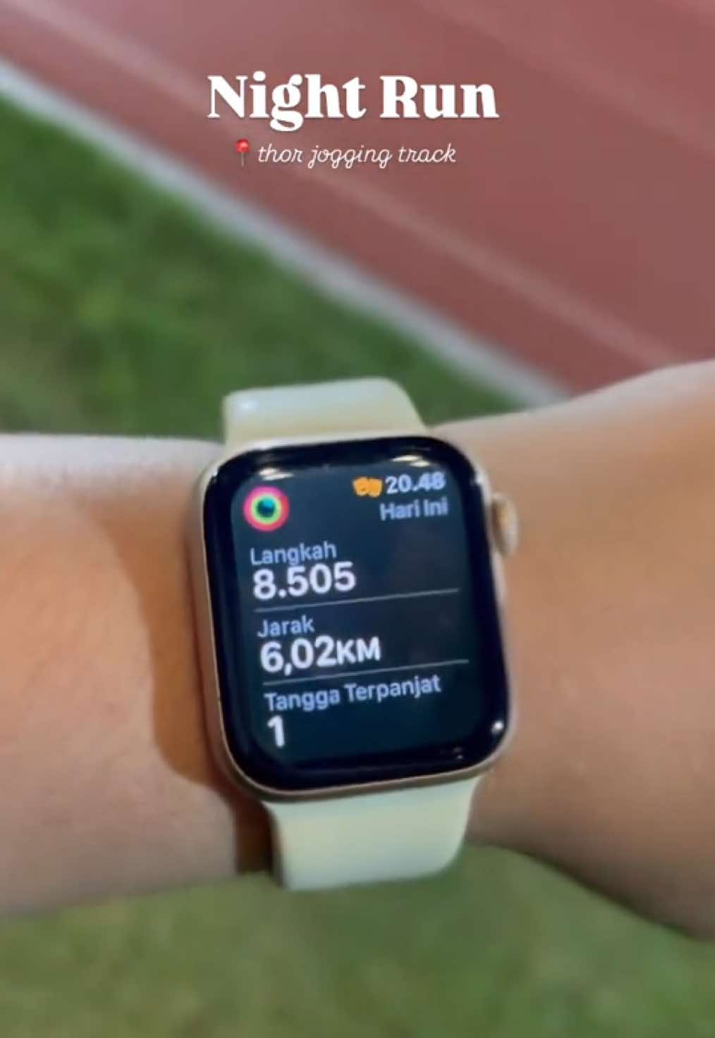 Cewe selemah lembut dan seimut ini yang diliat cuma gendutnya 🥹😝  #jogging #joggingtrack #lapanganthorsurabaya #thor #surabayabarat #surabayahits #Running #nightrun #citylight 