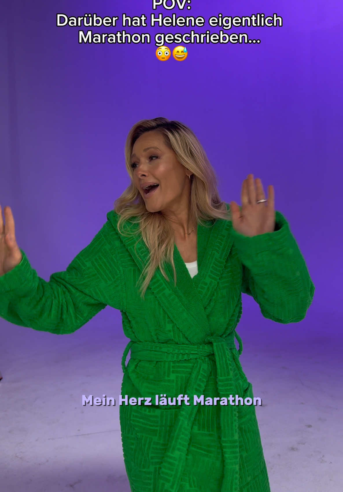 Wir auf dem Weg zum Frühstück – und was gibt’s zu der Tasse Kaffee? ☕️ Na, was wohl? 😏🔥 @Wholey  Happy Weekend! 🥳 Euer Team Helene  #dietassekaffee #wholeyfriday 