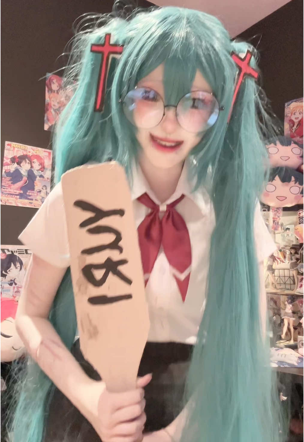 i feeeel danganronpa w this,, posting so long after i cosplayed also lol  #confessionsofarottengirl #hatsunemiku #踊ってみた #初音ミク #dance #コスプレ #cosplay #vocaloid 
