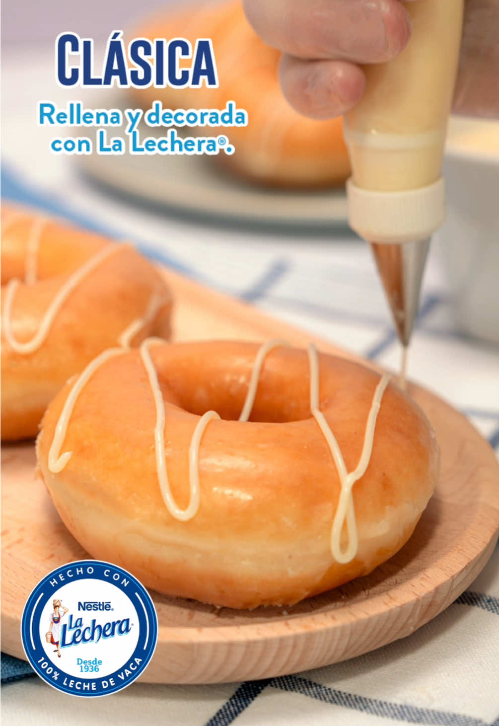 🍩🥄 Date el gusto de una Glaseada Original®️ ahora con el toque especial La Lechera®️ 🌟 ¡El clásico de siempre más irresistible! 😋 Pide en tu tienda más cercana o por delivery desde Uber Eats, Krispy Kreme Delivery App y WhatsApp al 800 00 800 88 🛵  #KrispyKreme #Donas #Doughnuts #Postres #LaLechera #DulcesMomentosKrispy 