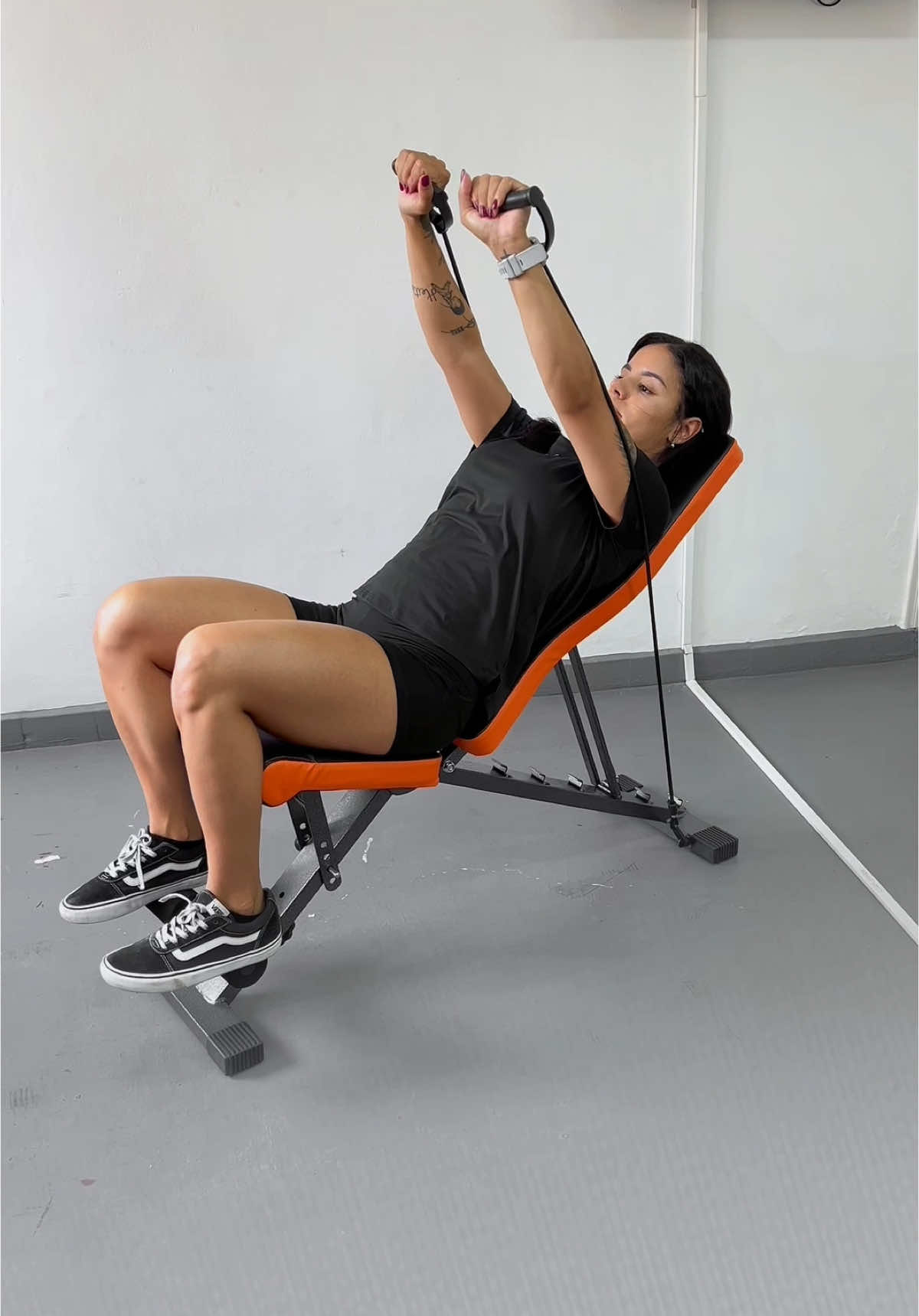 Treine com versatilidade e conforto com o Banco Supino Regulável da Yangfit! Com 7 posições diferentes, você pode realizar seus exercícios de supino reto, inclinado e declinado com total segurança e eficiência. 💪🏋️‍♂️ #yangfit #treinoemcasa #treino #exercicios #musculação #Fitness #saude #bancosupino