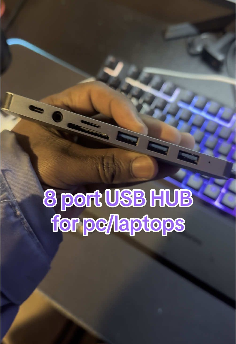 Much needed accessory for computers and laptops #usbhub #usb #usbc #tiktokshoprestock #pcsetup #computeraccessories #techtok #usbport 