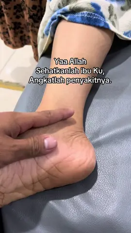2 tahun sudah ibuku membawa penyakitnya. Angkatlah penyakitnya ya Allah🤲