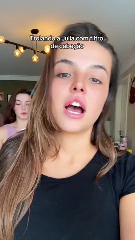 Ela caiu sim viu @JULIA TRIANDA 
