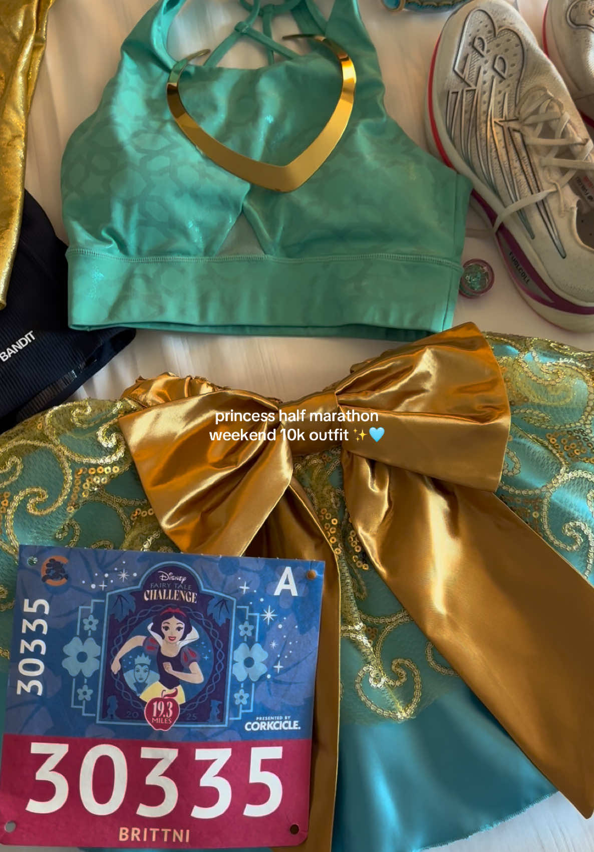 princess 10k in the morning! running as the theme- jasmine 🩵 #disney #disneyworld #waltdisneyworld #rundisney #Running #disneyprincesshalfmarathon #princesshalfmarathon #foryou #fyp #rundisneyprincess #halfmarathon #disneyparks #disneyadult #disneytiktok @Crowned Athletics @New Balance @banditrunning