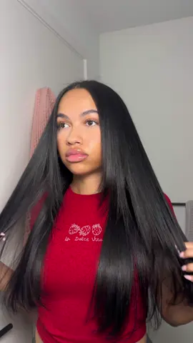 Bone straight hair with layers 😍 (Flat iron is linked in my Amazon sf) #silkyhair #bonestraighthair #layeredhaircut @Oribe @amika 