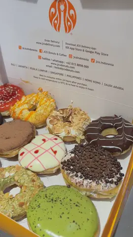 Nyam nyam nyam #jco #donatjco 