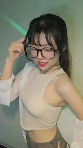 Shake  #fyp #thailand #viral #fyppppppppppppppppppppppp #ChaN #thaidance 