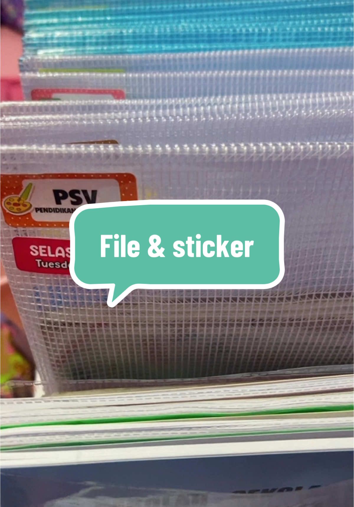 Mudah utk anak2 jadul sendiri ! Wajib ada file,sticker hari dan sticker mata pelajaran..tekan je bag kuning👌🏻#backtoschool #stickermatapelajaran 