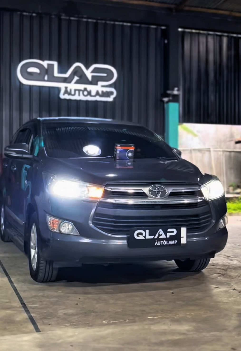 Terang Tanpa Bongkar Headlamp🔥 . Jelas Lebih Terang di Banding Halogen dan Lebig Fast Respon🔥 Innova Reborn Upgrade Bohlam Led Premium Osram #bohlamledinnova #innovaqlap #bohlamledosram #lampuledinnova #yoongmotorsalatiga 