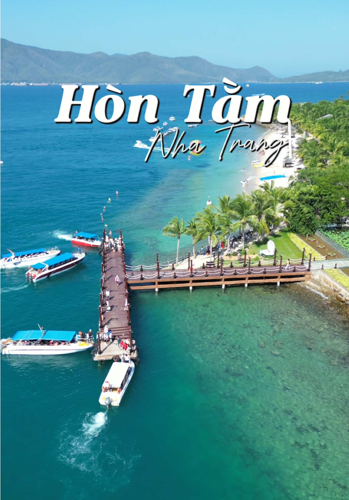 📍Hòn Tằm - “Đảo Ngọc Nha Trang” là điểm đến lý tưởng cho những ai yêu thiên nhiên hoang sơ và biển xanh cát trắng. Với làn nước trong vắt cùng hệ sinh thái biển phong phú, nơi đây hứa hẹn mang đến trải nghiệm khó quên cho du khách. Hãy đến và khám phá vẻ đẹp nguyên sơ, tận hưởng sự bình yên giữa đại dương bao la. #lacanhatrang #nhatrang #dulichnhatrang #tourdaonhatrang #hontamnhatrang #hontamresort #hontam1ngay #hontam 