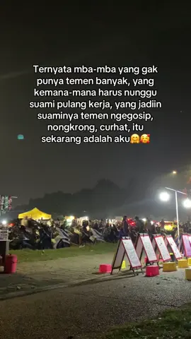 kalo lagi di rumah berarti suamiku lagi kerja😂 